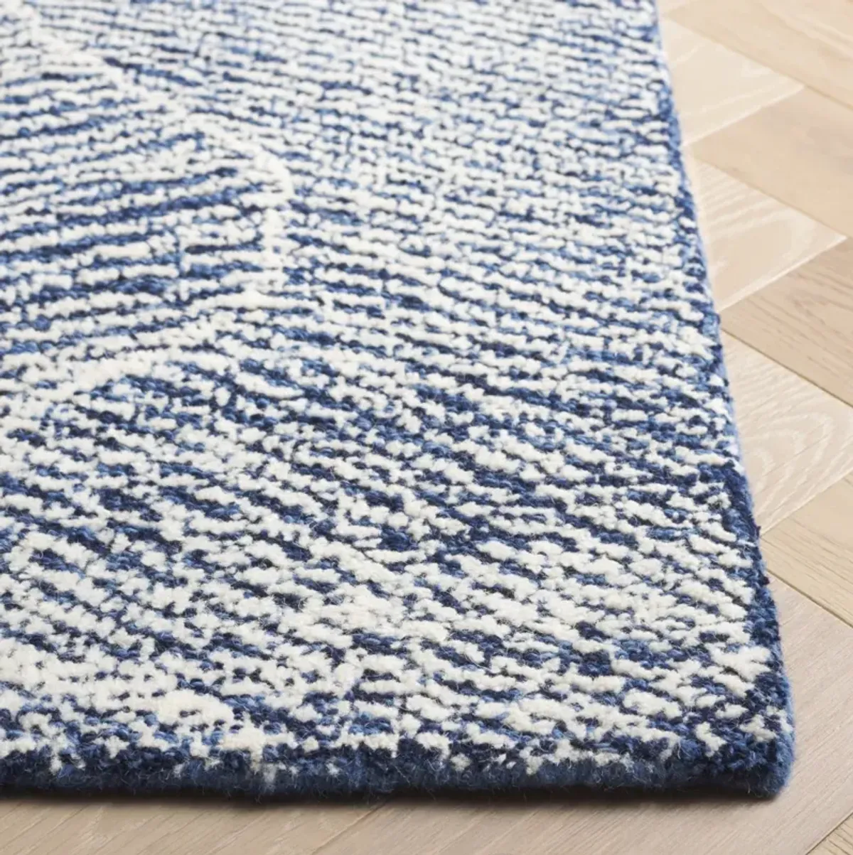 METRO 999 NAVY  2'-3' x 8' Runner Rug