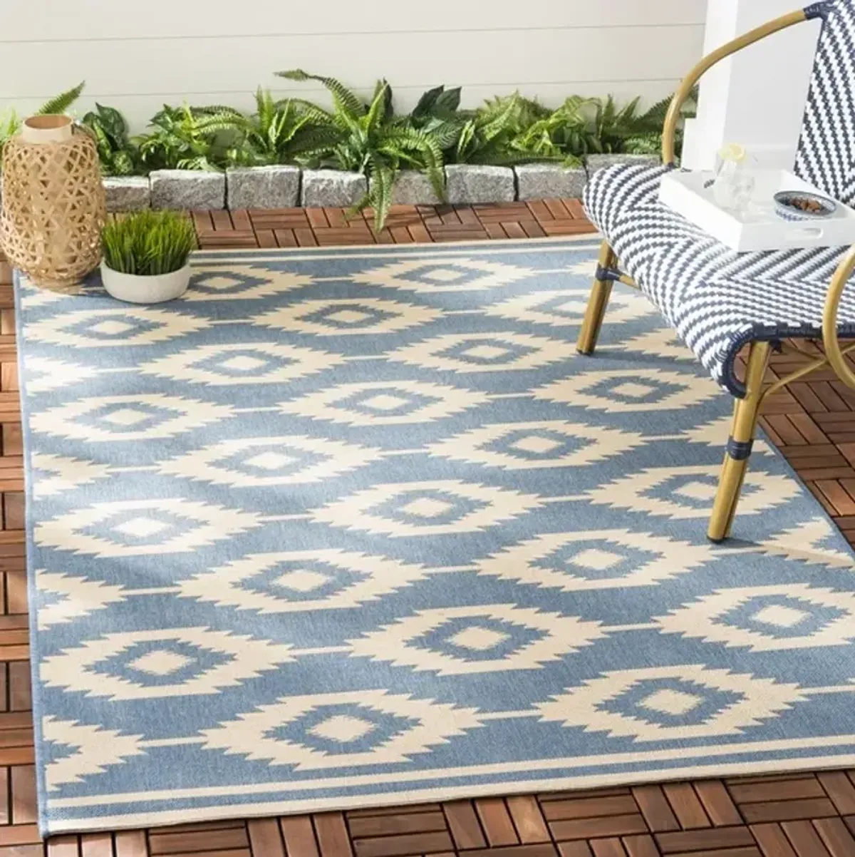 Safavieh BEACH HOUSE Collection BHS171N-8 Cream / Blue 8' X 10'