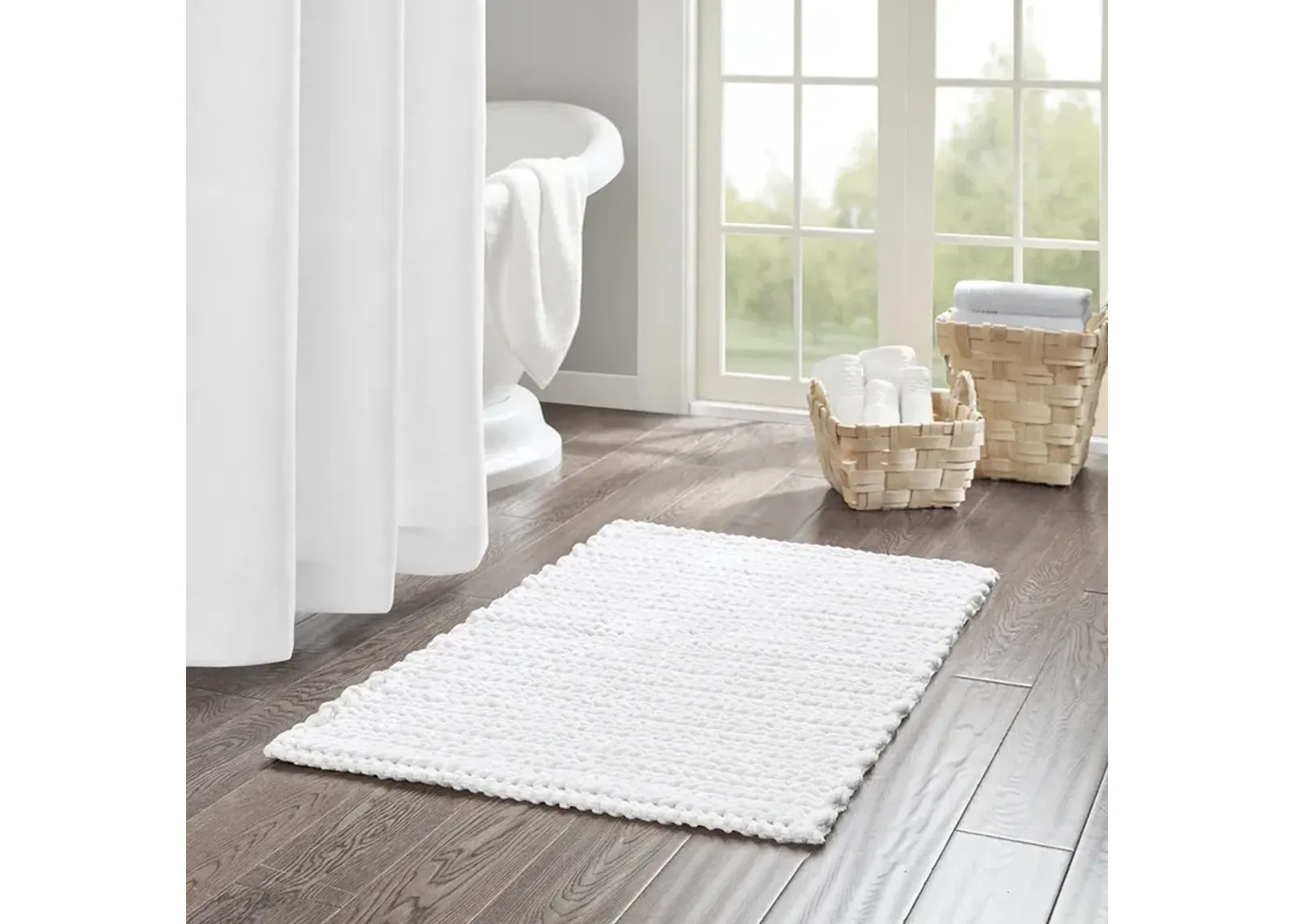 Madison Park Lasso White 100% Cotton Chenille Chain Stitch Rug