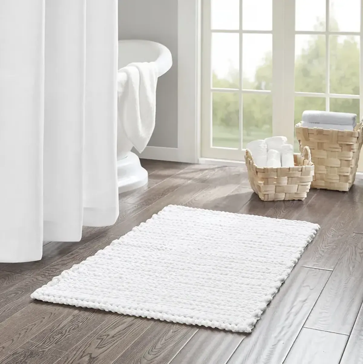 Madison Park Lasso White 100% Cotton Chenille Chain Stitch Rug