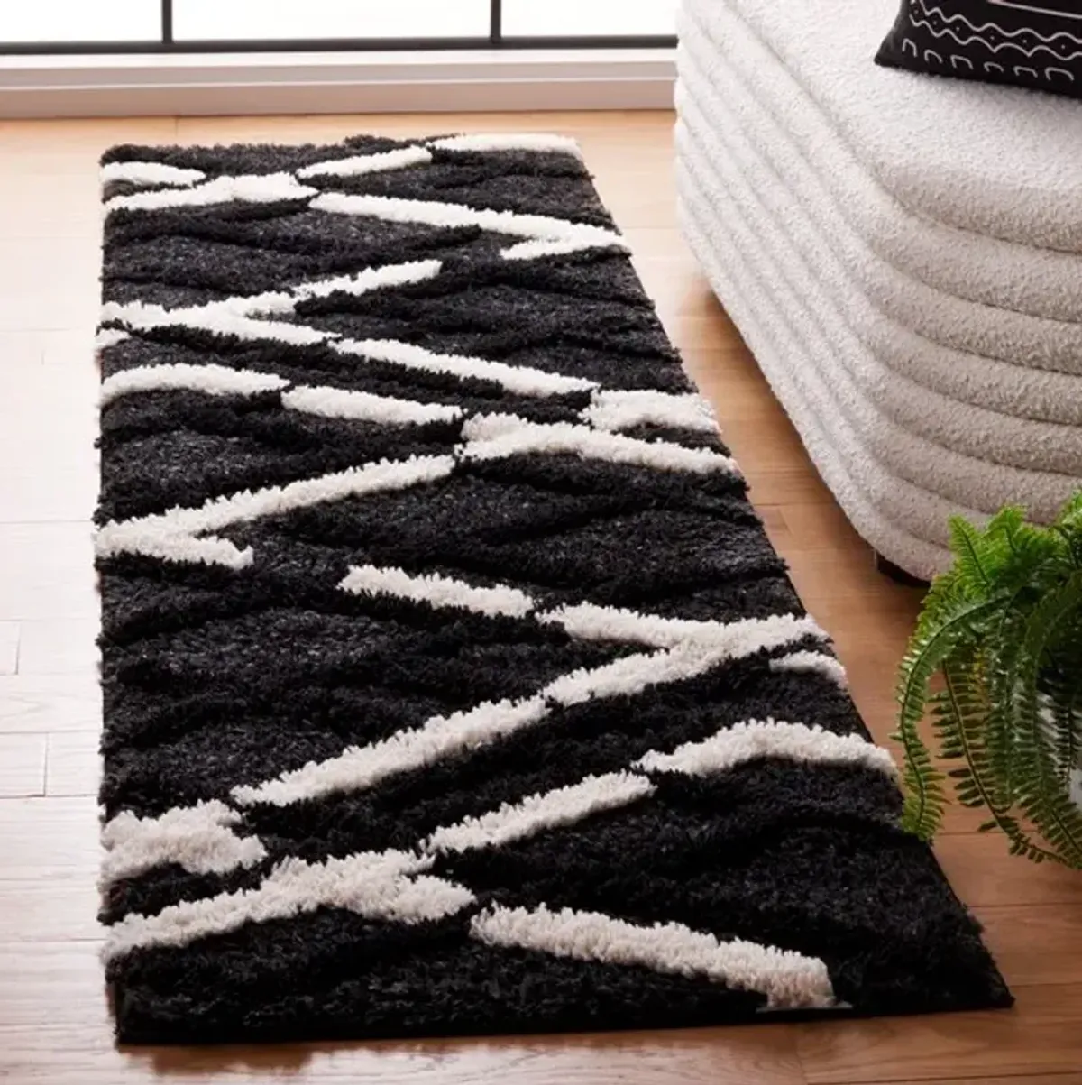 HI-LO SHAG 206 Grey  2'-2' X 8' Runner Rug