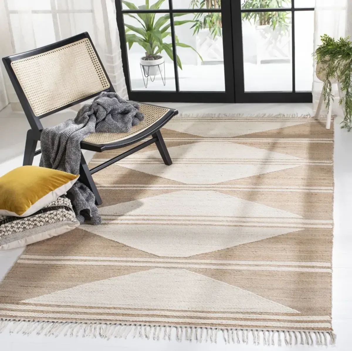 KILIM 451 NATURAL  2'-3' x 5' Accent Rug