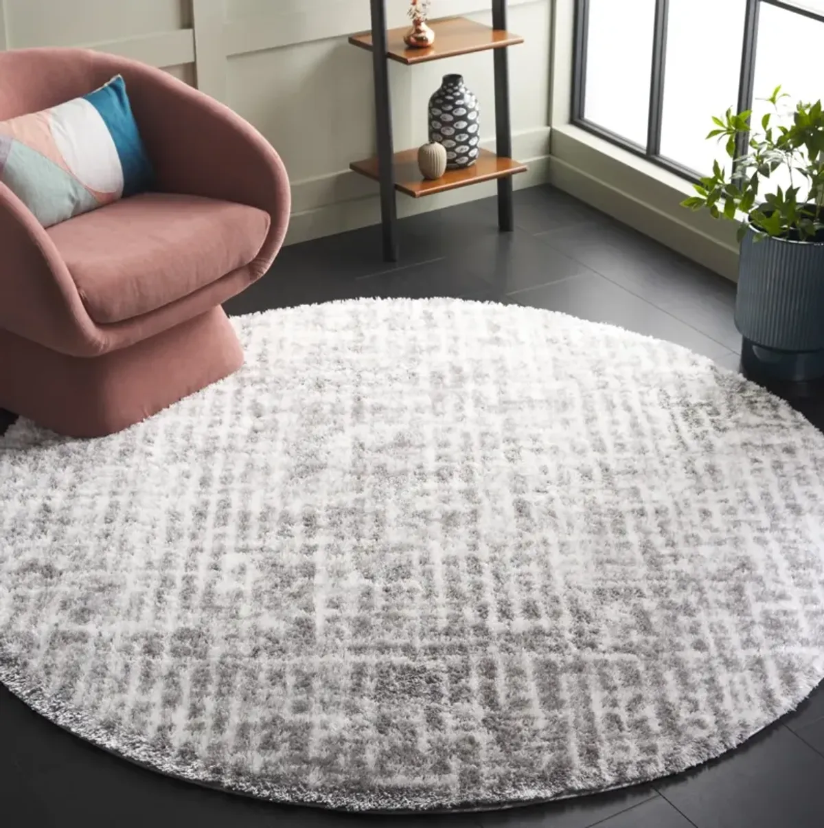 TAHOE SHAG 690 IVORY  6'-7' x 6'-7' Round Round Rug