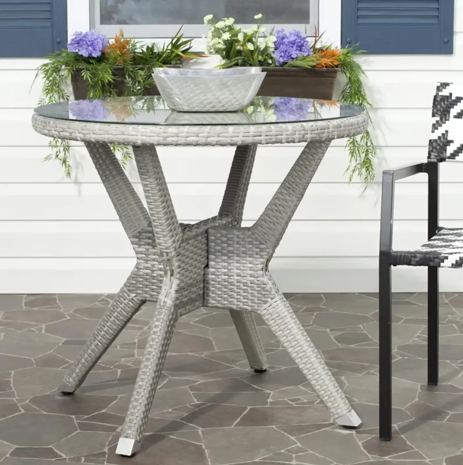 Langer Outdoor Round Dining Table