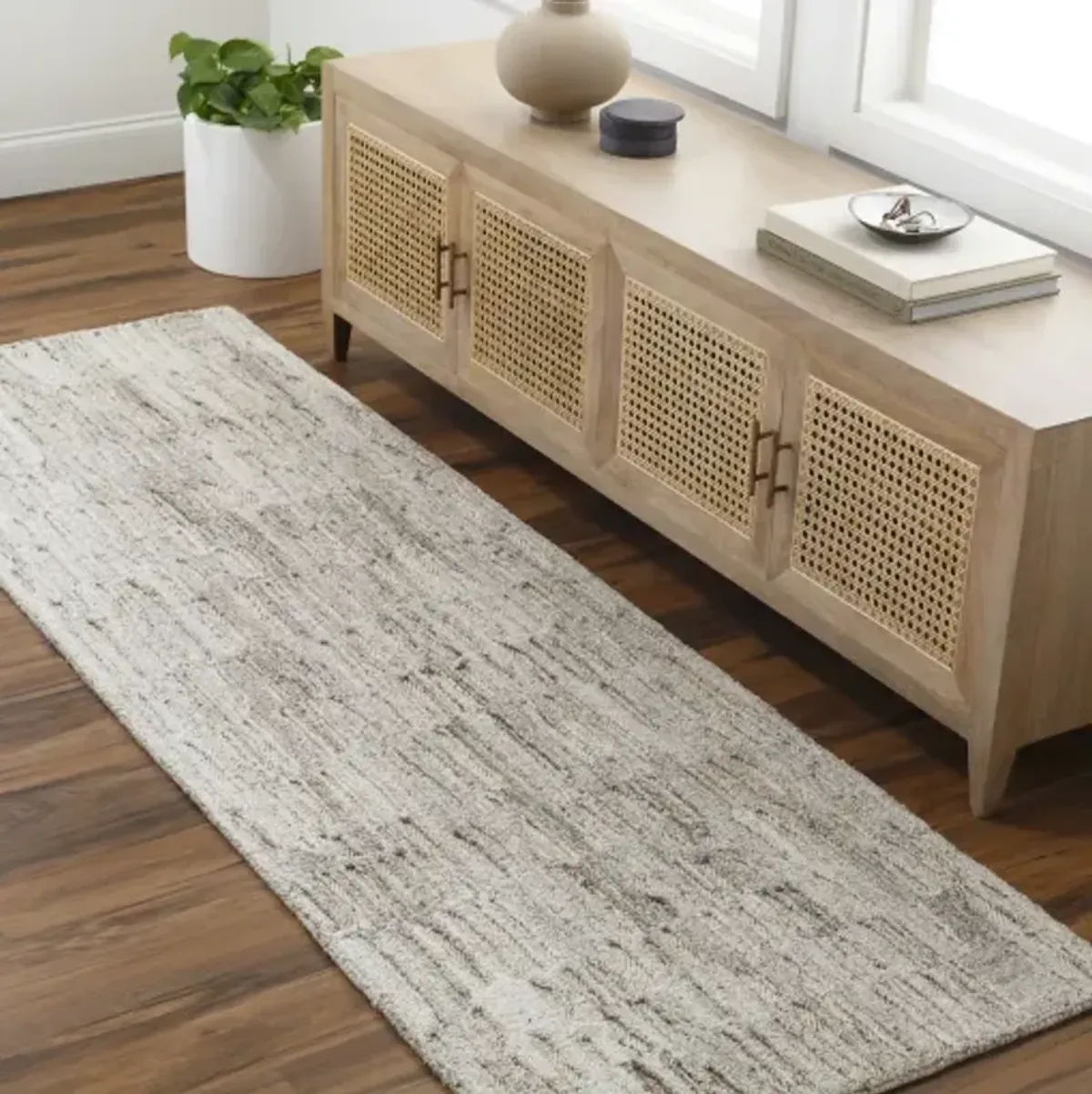 Calgary CGR-2300 2' x 3' Hand Made Rug