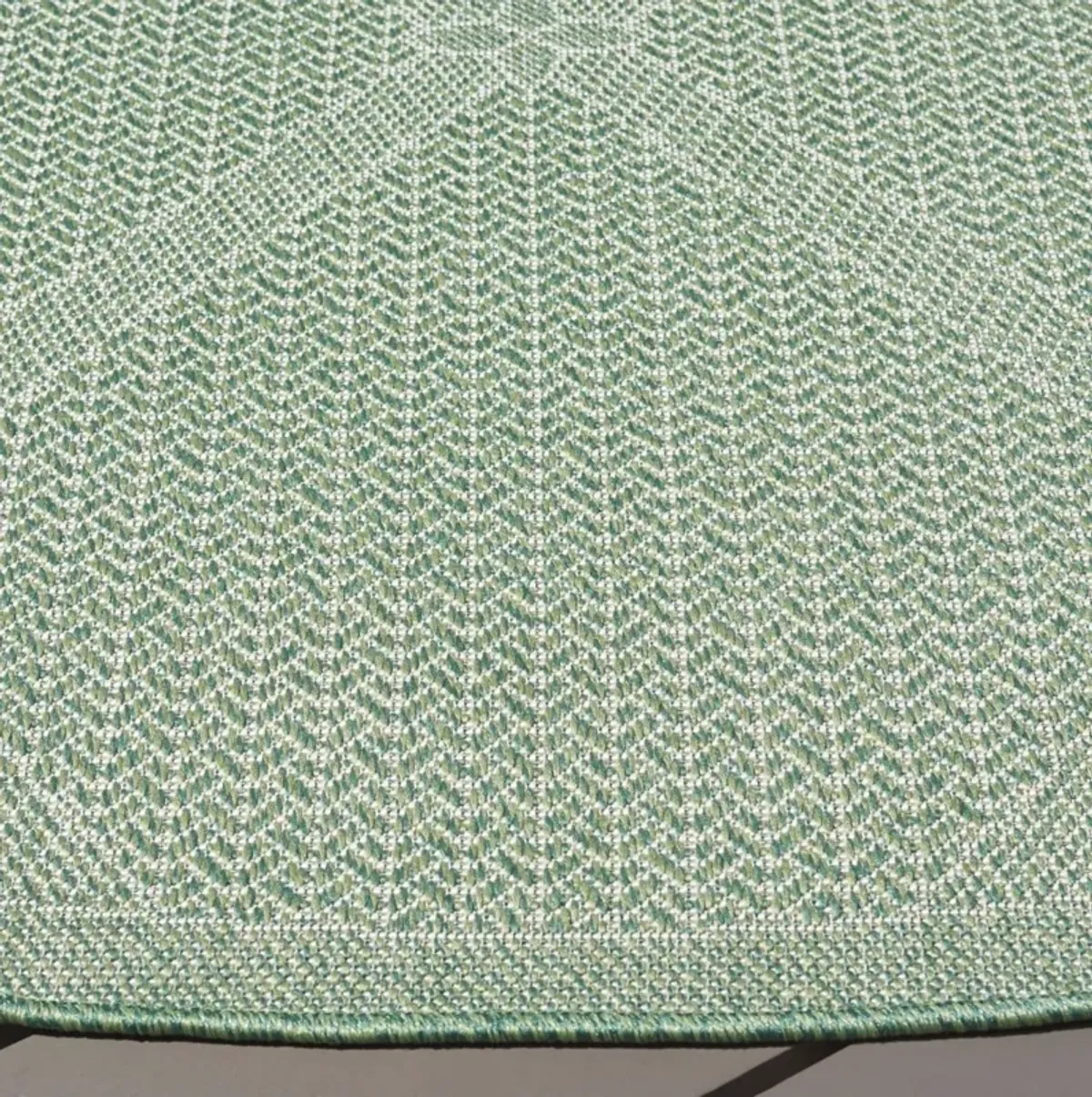 BERMUDA  851 GREEN  6'-7' X 6'-7' Round Round Rug