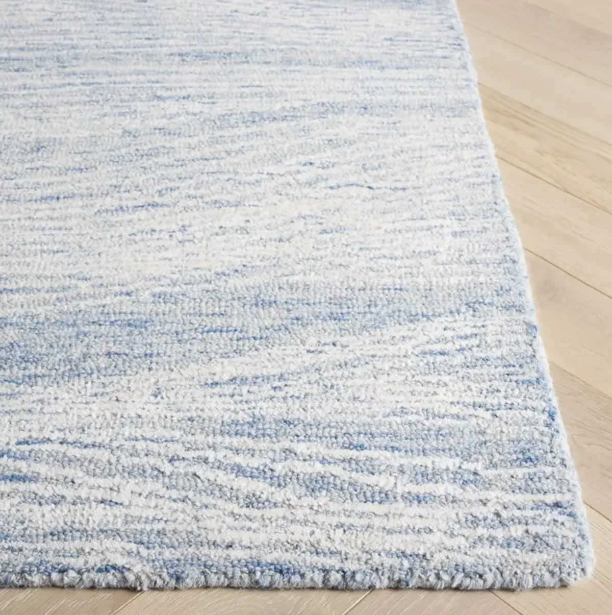 METRO 995 BLUE  2'-3' x 4'  Accent Rug