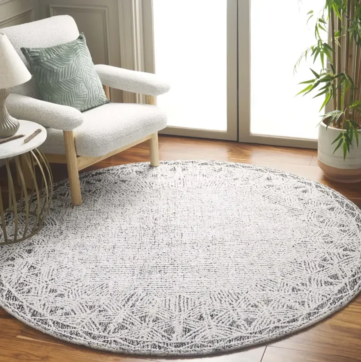 EBONY 210 IVORY  6' x 6' Round Round Rug