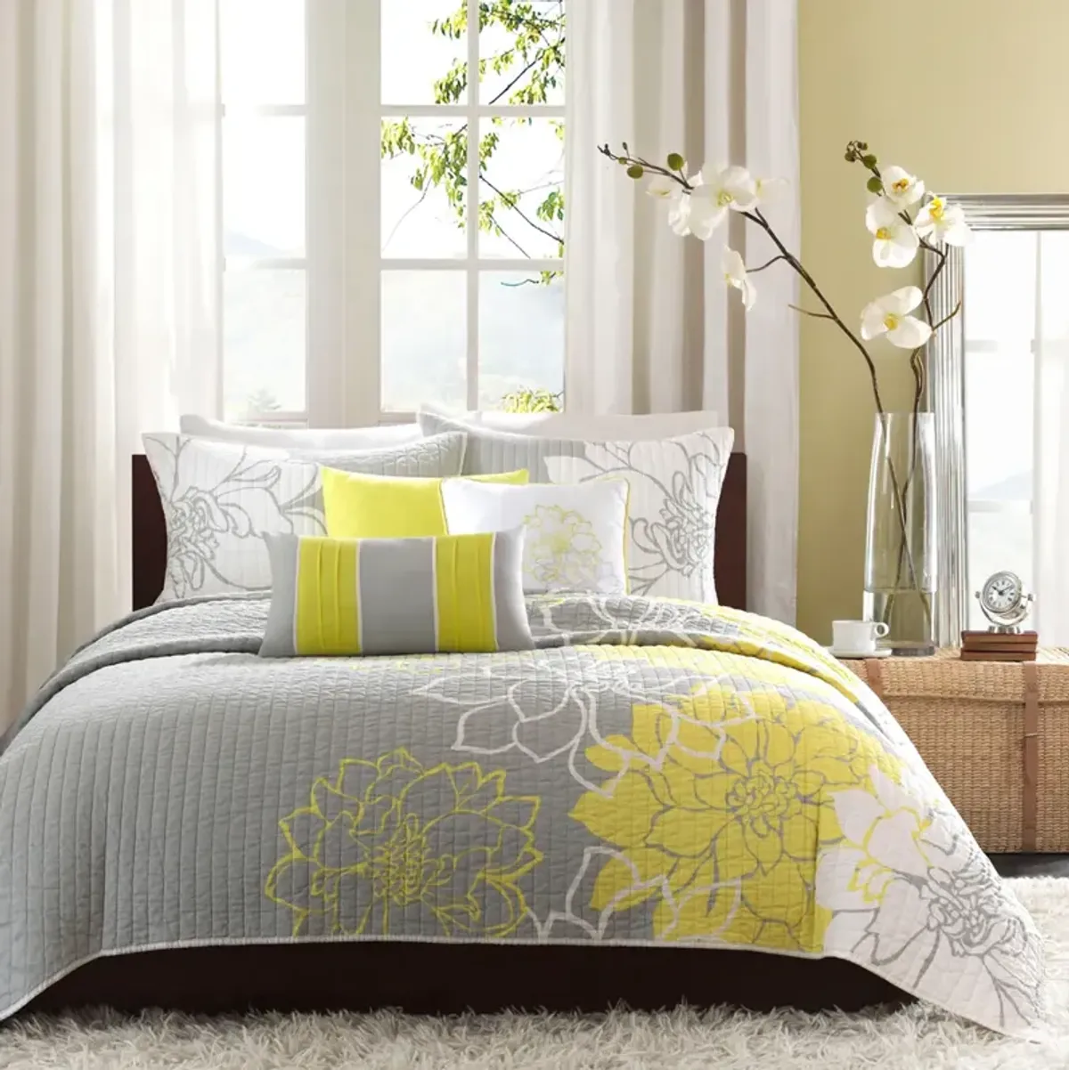 Madison Park Lola Yellow 6 Piece Printed Cotton Quilt Set with Throw Pillows