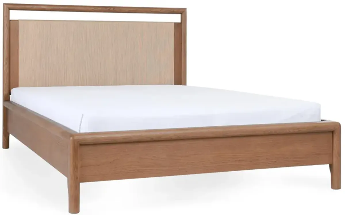 Corda Oak Veneer Queen Bed Nut Brown/Natural