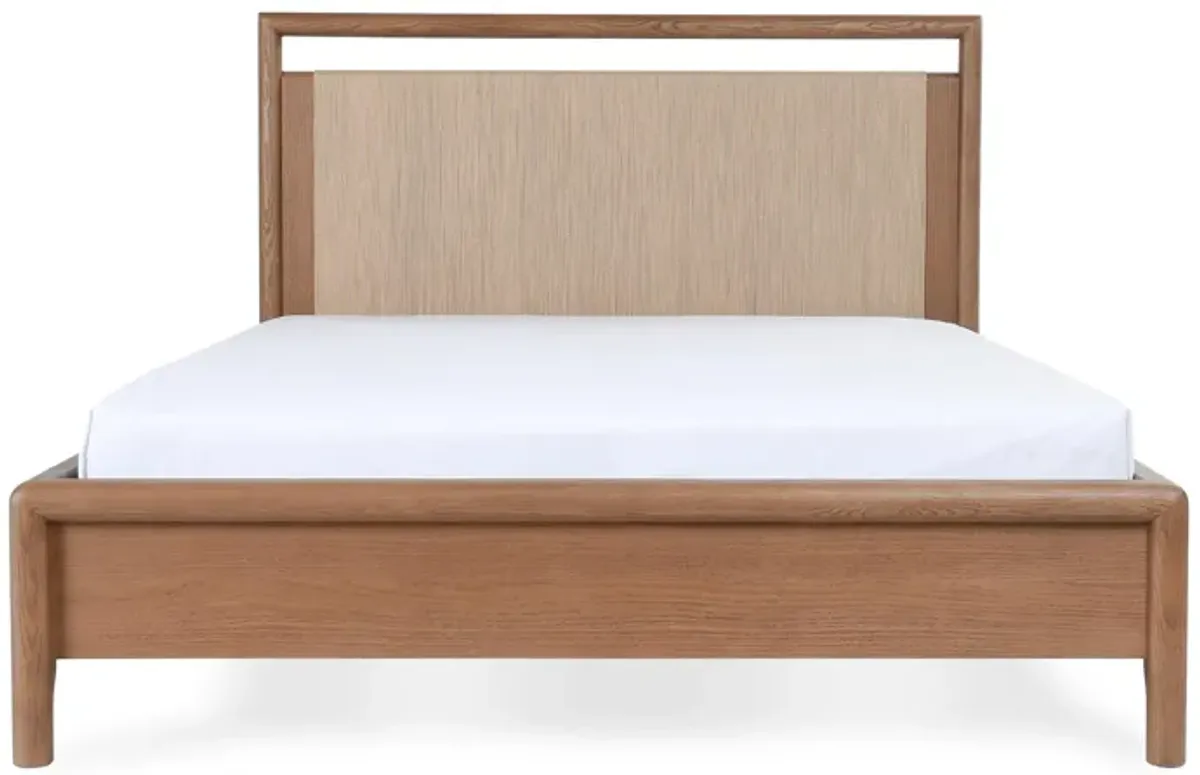 Corda Oak Veneer Queen Bed Nut Brown/Natural