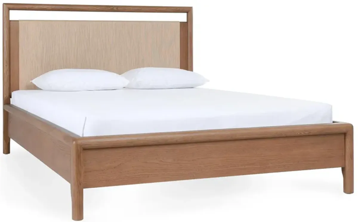 Corda Oak Veneer Queen Bed Nut Brown/Natural