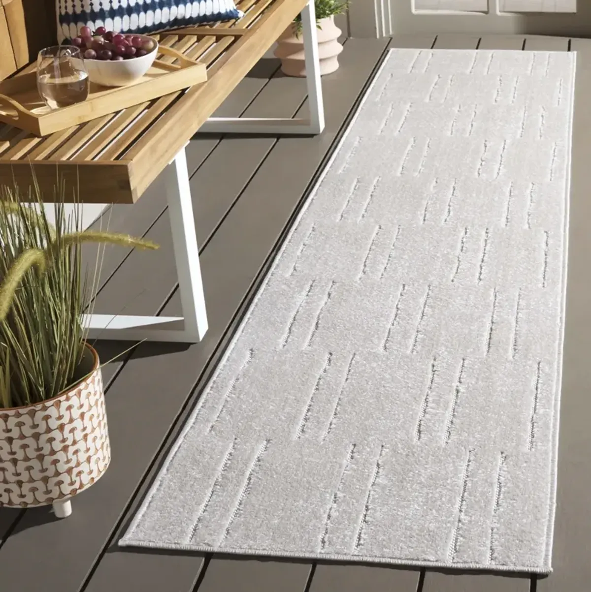 STELLA 112 IVORY 2' x 8' Runner Rug