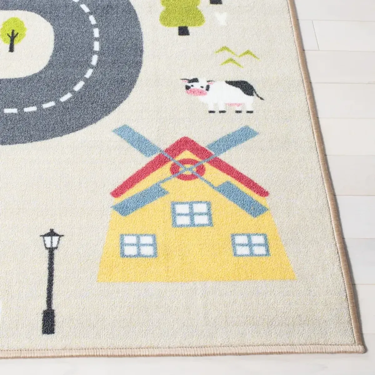 KIDS PLAYHOUSE 227 BEIGE  2'-2' x 4' Accent Rug