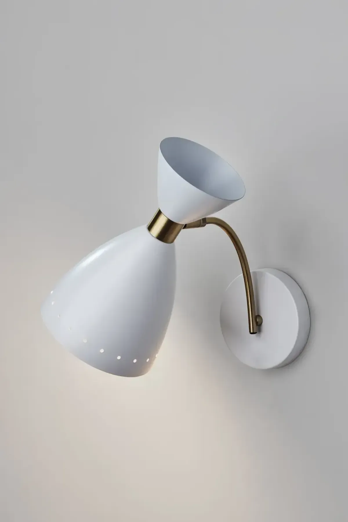 Oscar Wall Light