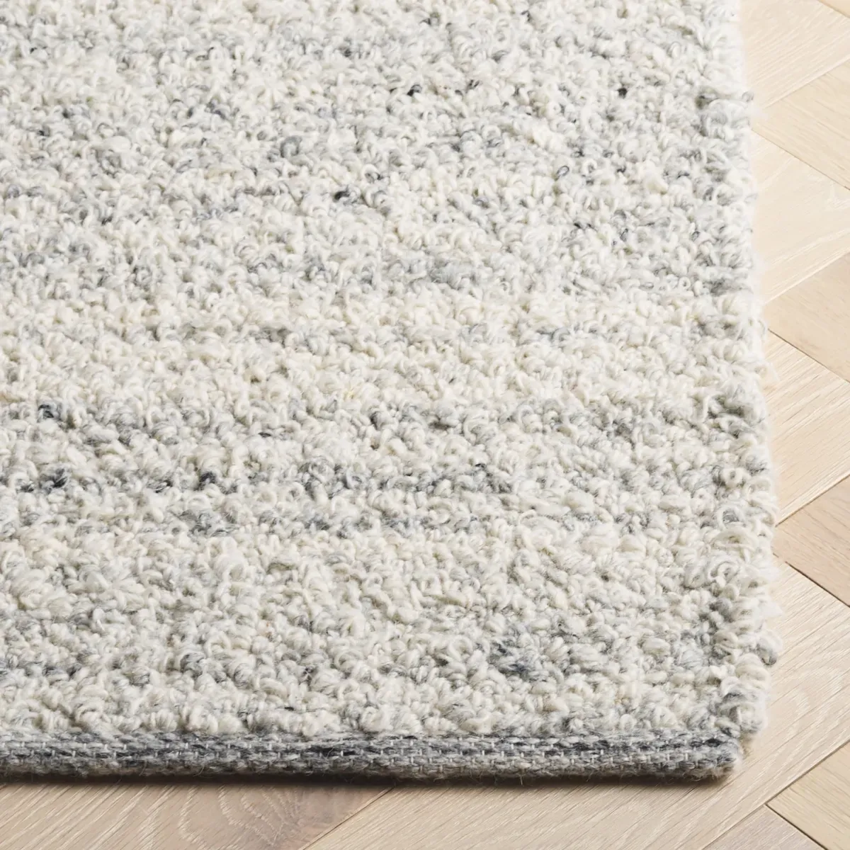 NATURA 228 LIGHT GREY 2'-3' x 8' Runner Rug