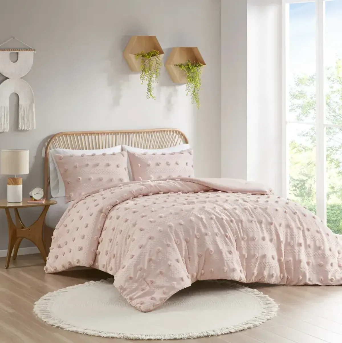 Intelligent Design Lucy Pink Clip Jacquard Comforter Set