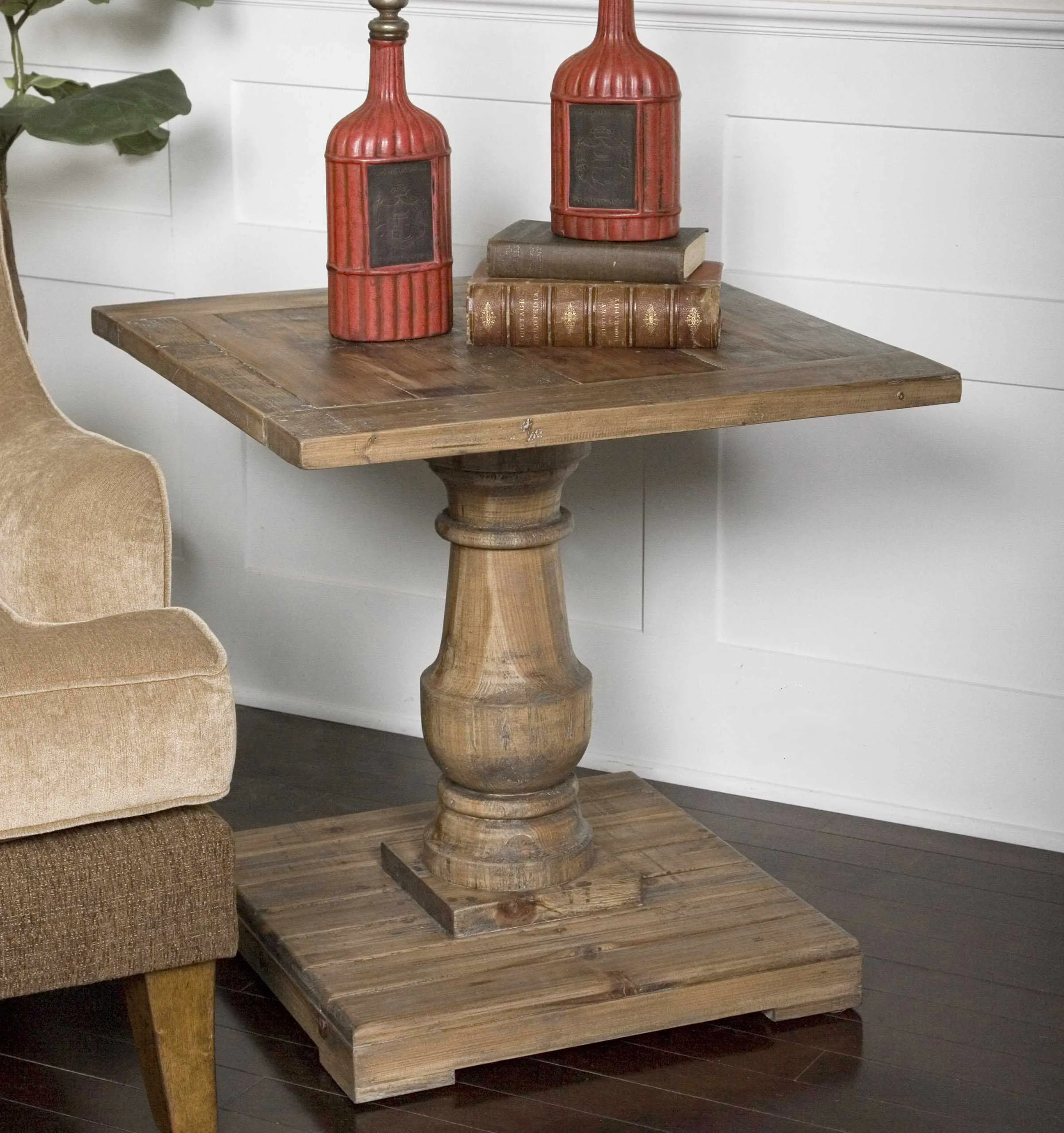 Stratford Pedestal End Table