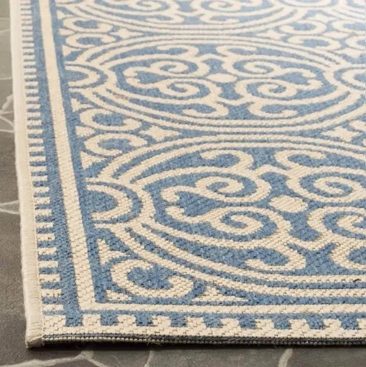 LINDEN 134 Collection LND134N-28 Cream / Blue 2'-2" X 8'