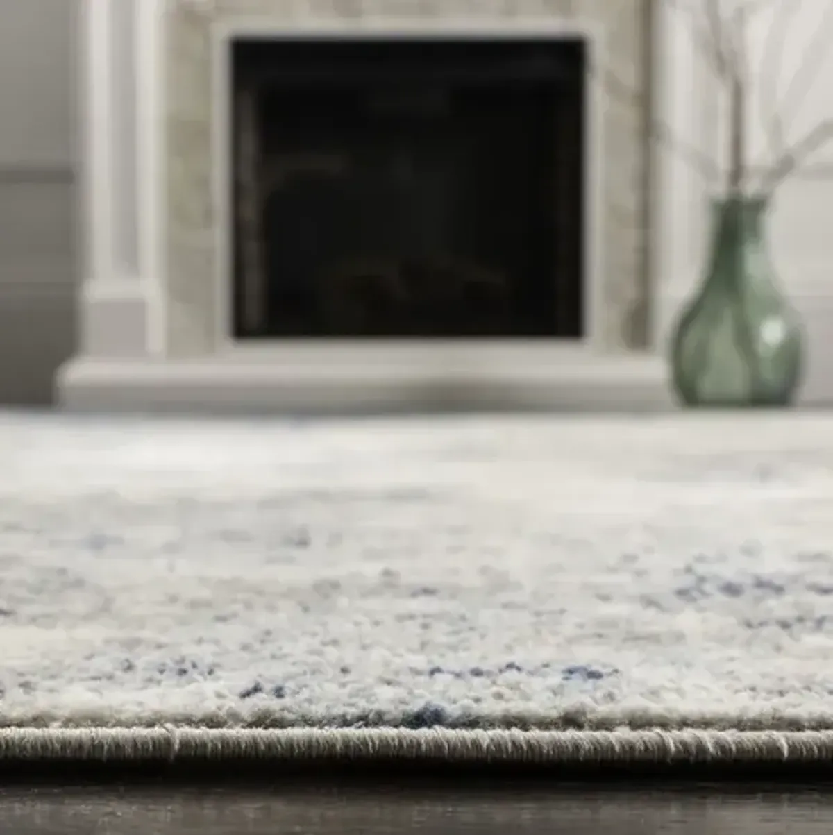 Brentwood 822 Light Grey / Blue 4' X 4' Round Round Powerloomed Rug