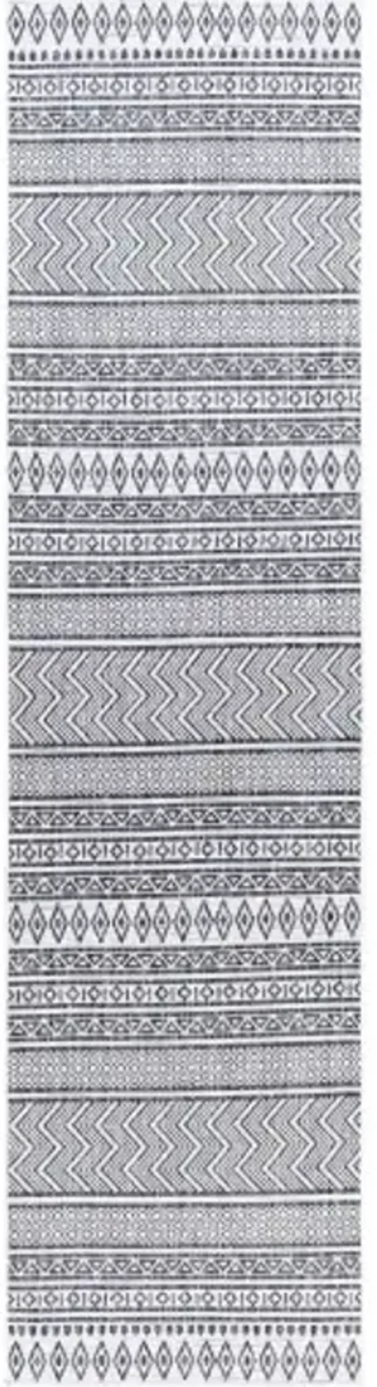Eagean 6'7" x 9' Rug
