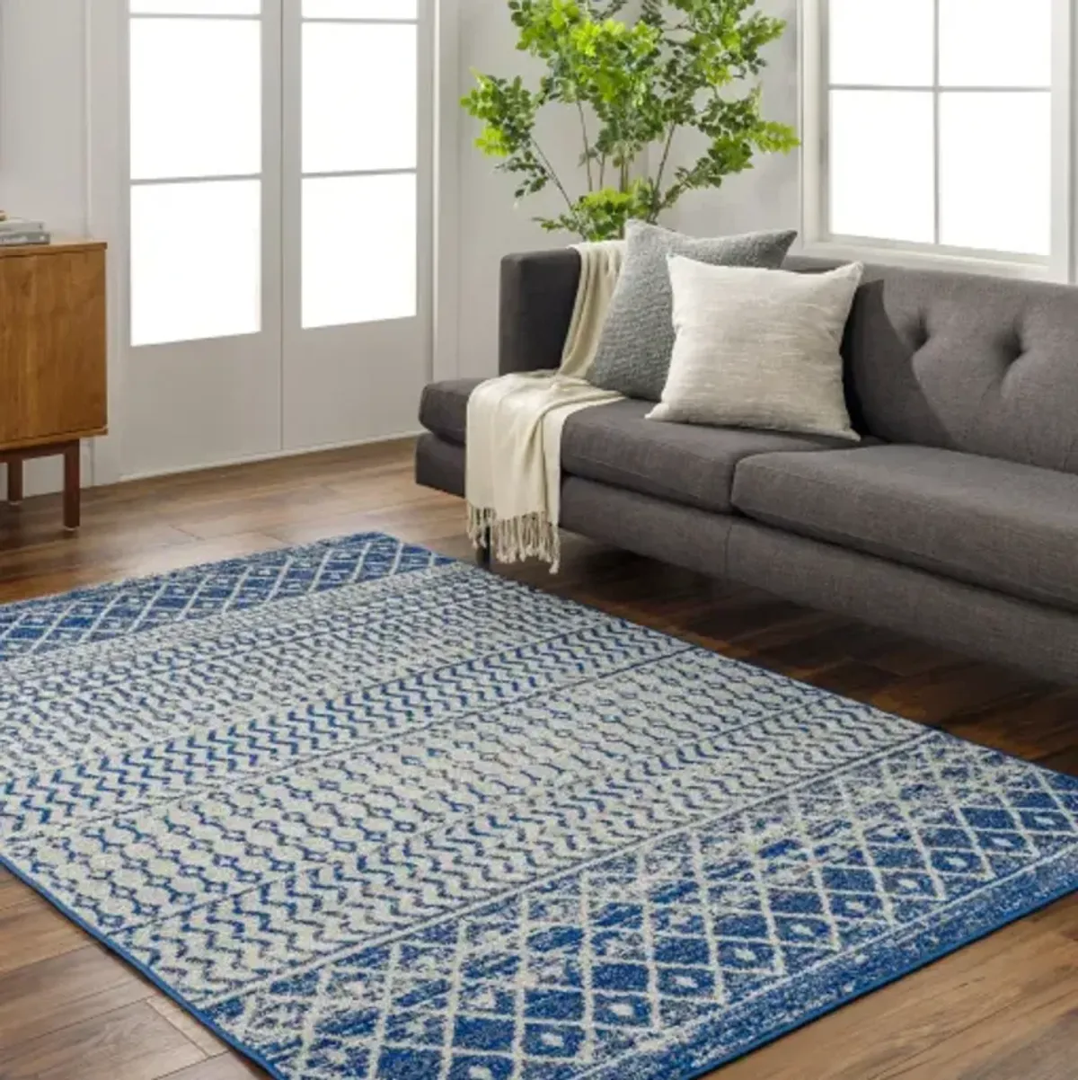 Elaziz 2' x 3' Rug