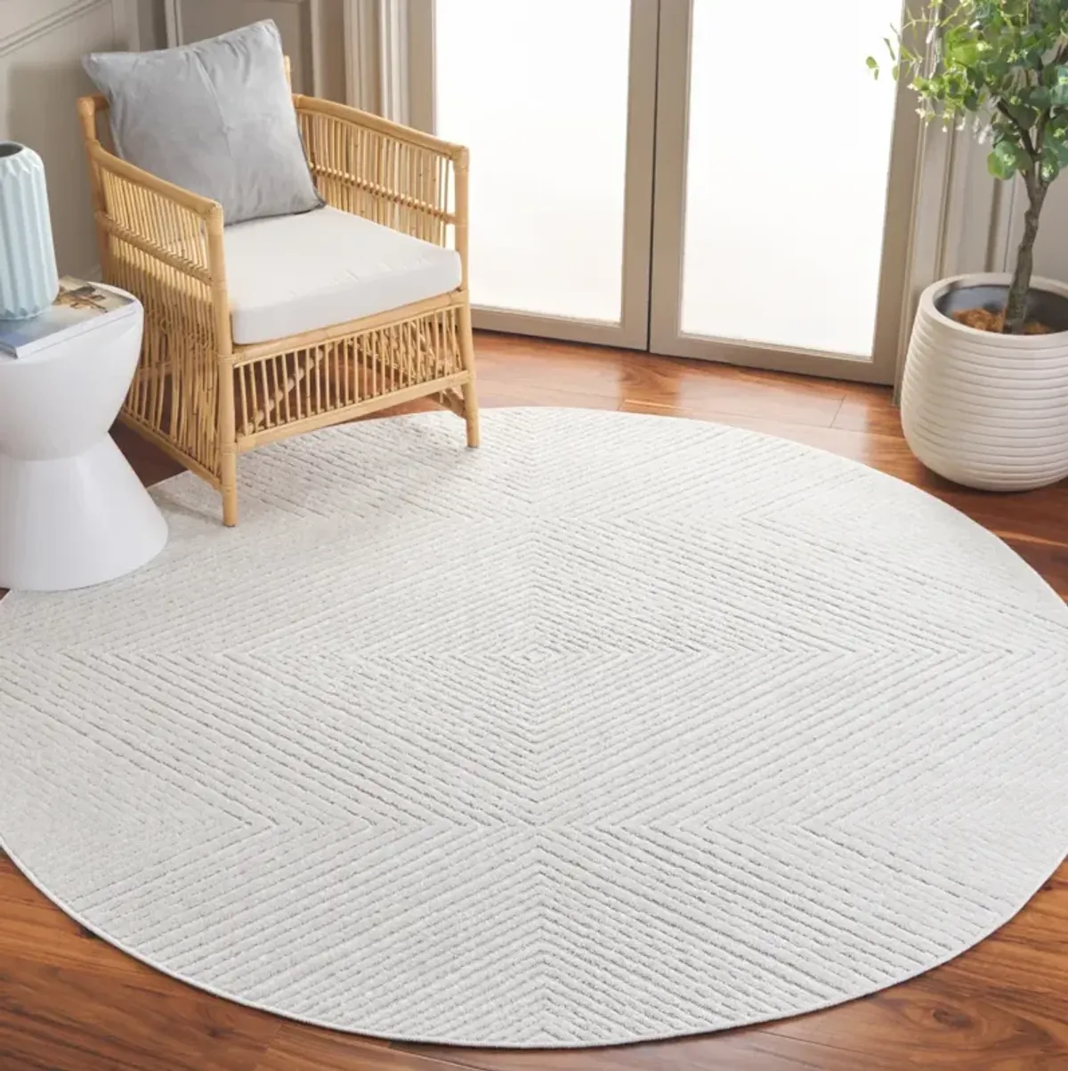 STELLA 112 IVORY 6'-7' x 6'-7' Round Round Rug