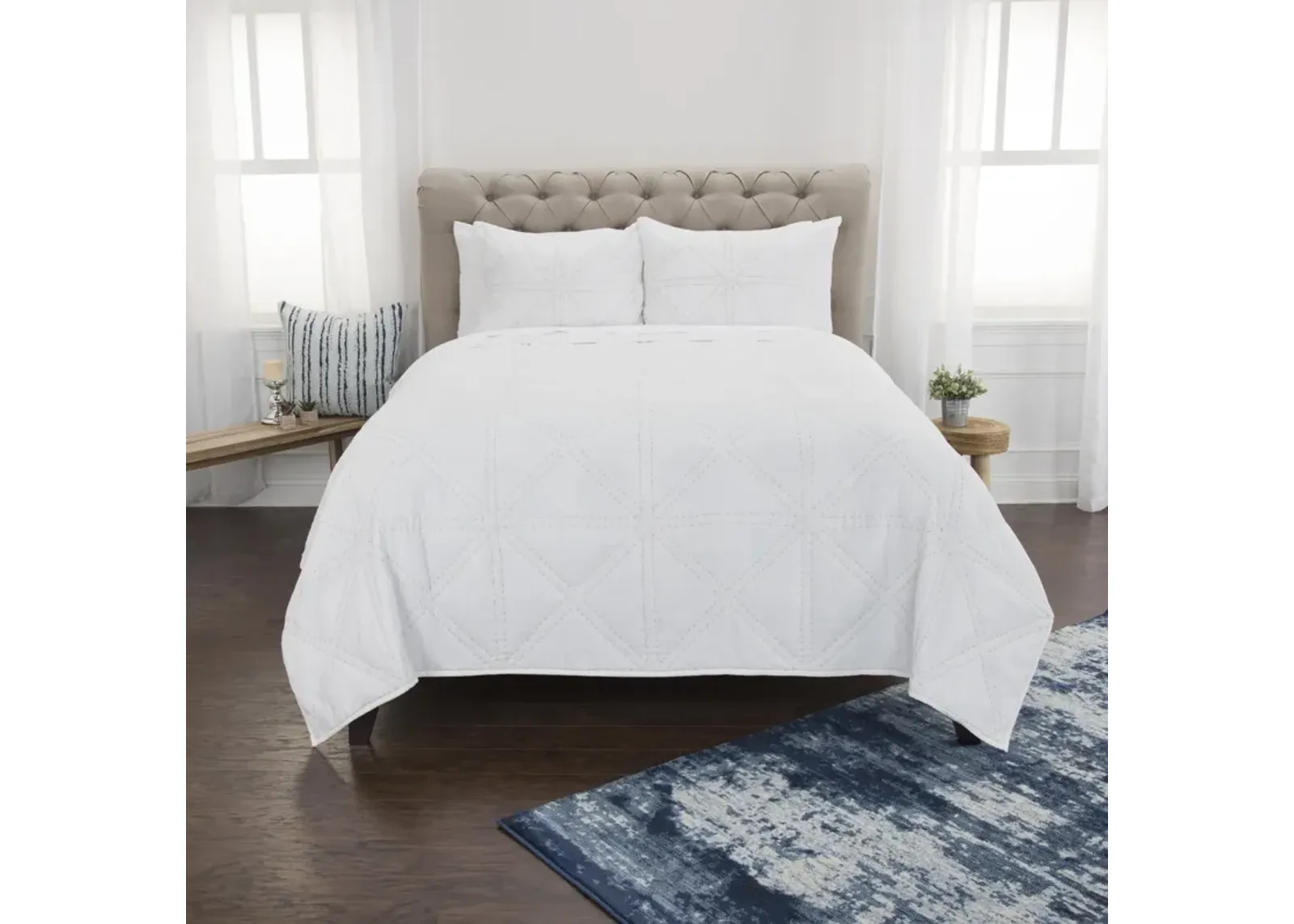 Maddux Place- Simpson White Queen Solid White Quilt -  Set of 3