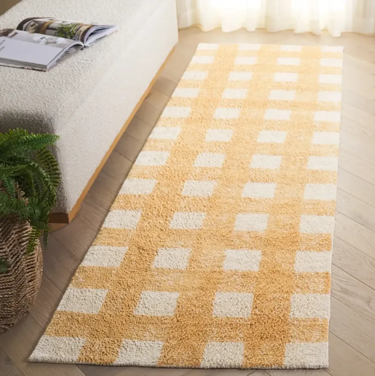 EASY CARE 216 IVORY  2'-3' x 8' Runner Rug