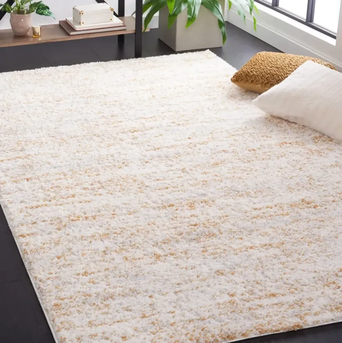 BERBER SHAG 563 IVORY  2'-3' x 3'-11' Accent Rug