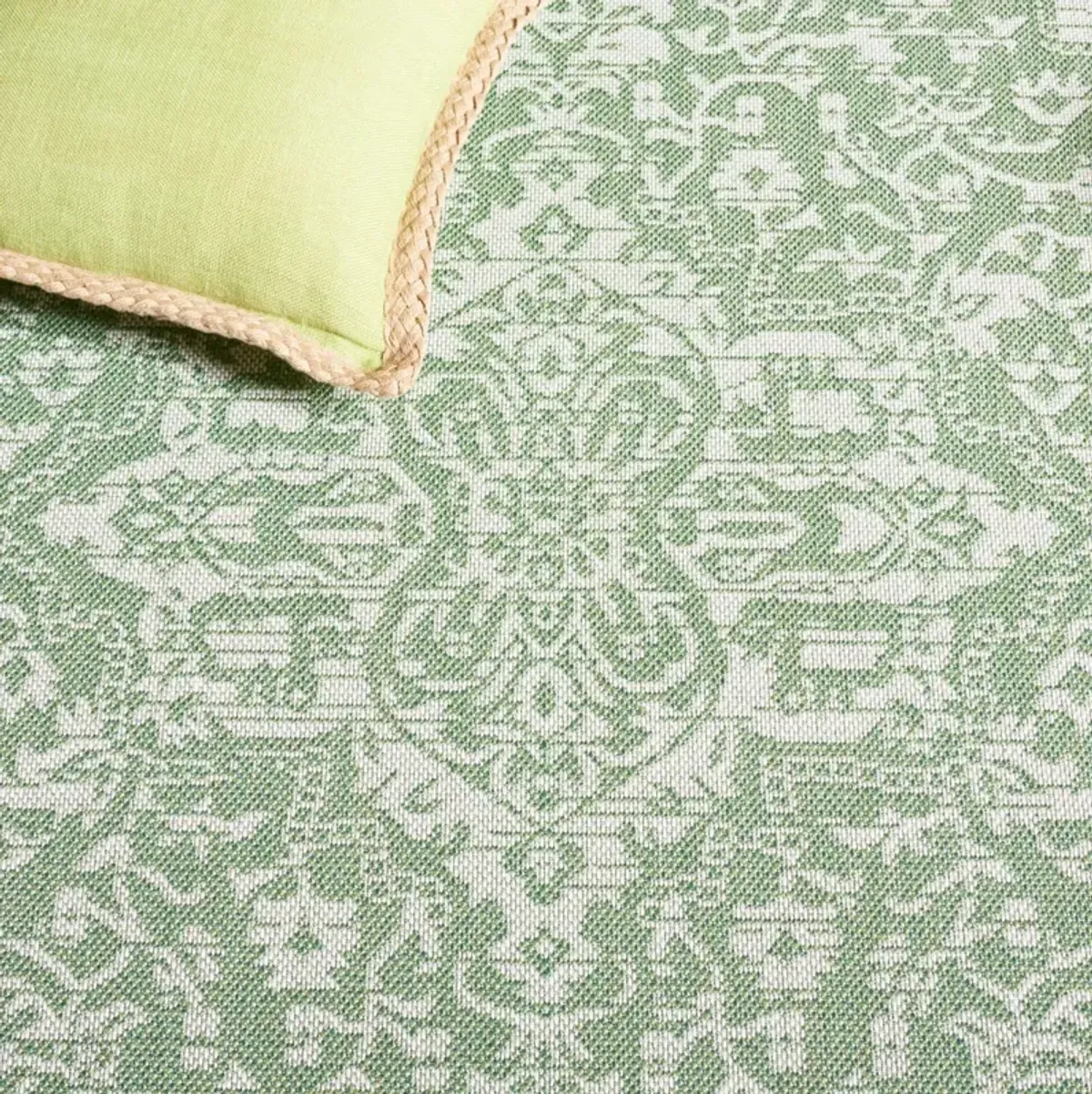 BERMUDA  813 GREEN  6'-7' X 6'-7' Square Square Rug
