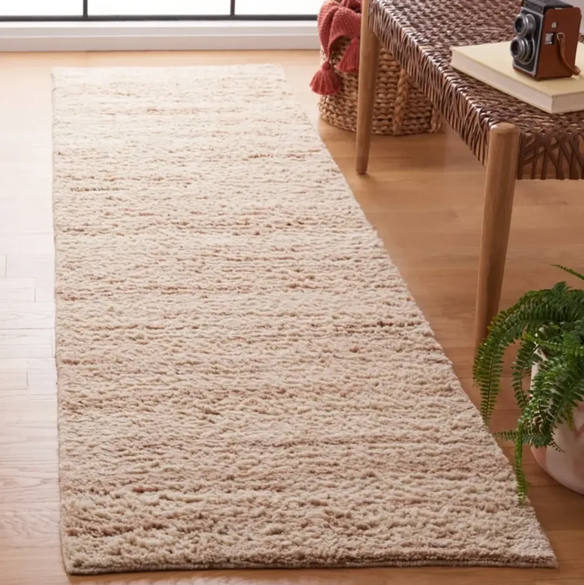 CASABLANCA 792 BEIGE  2'-3' x 7' Runner Rug