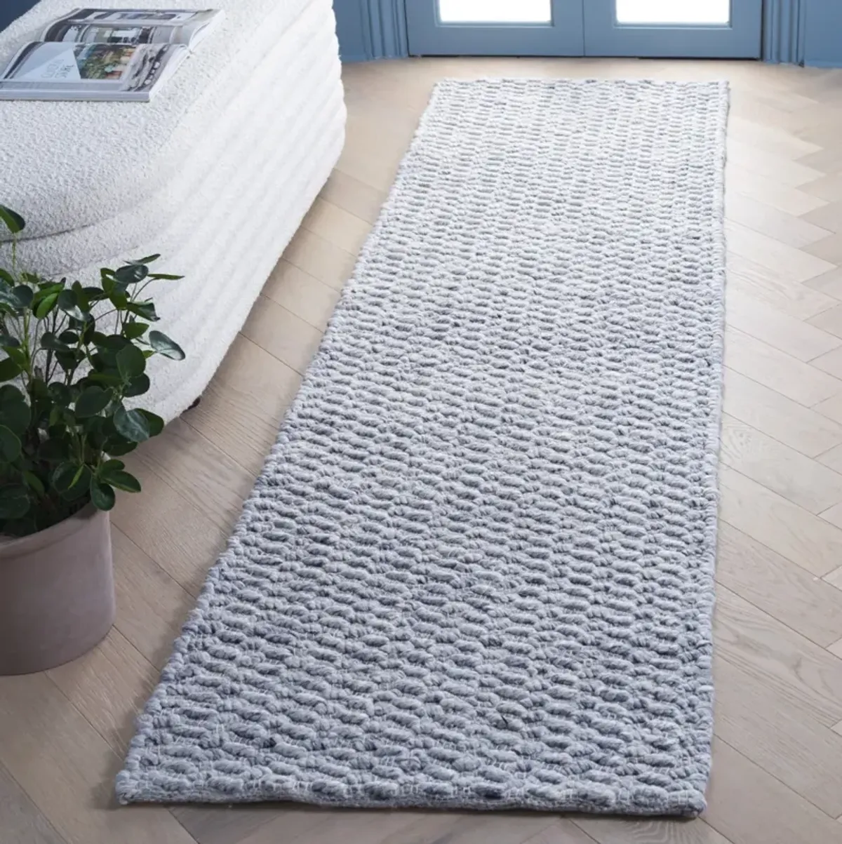 NATURA 715 GREY  2'-3' x 8' Runner Rug