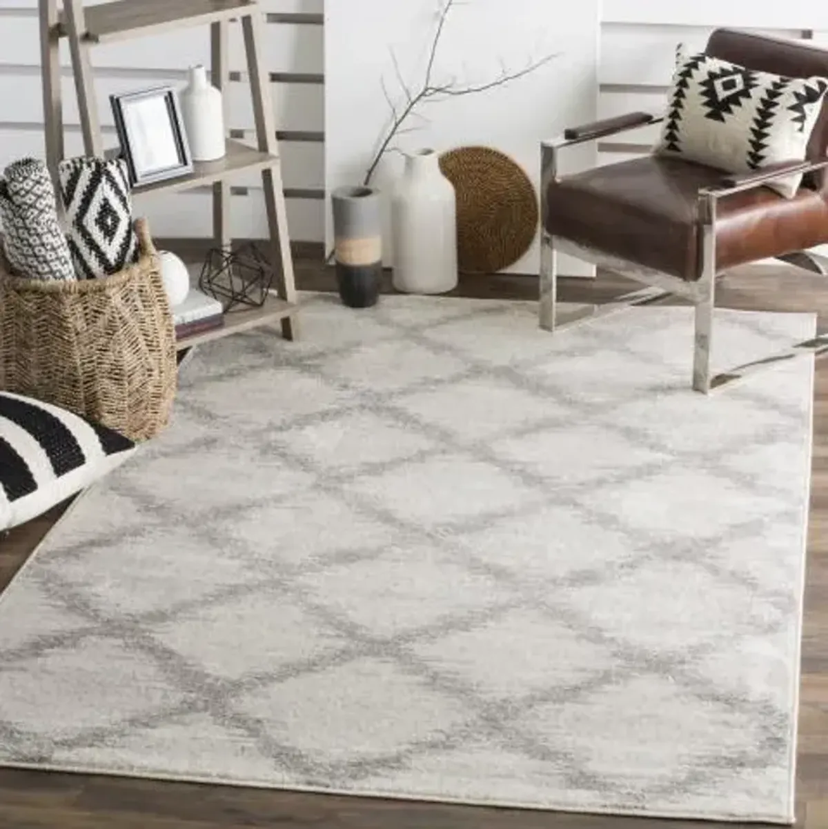 Adirondack Contemporary Ivory / Silver 2'-6" X 10' Powerloomed Rug