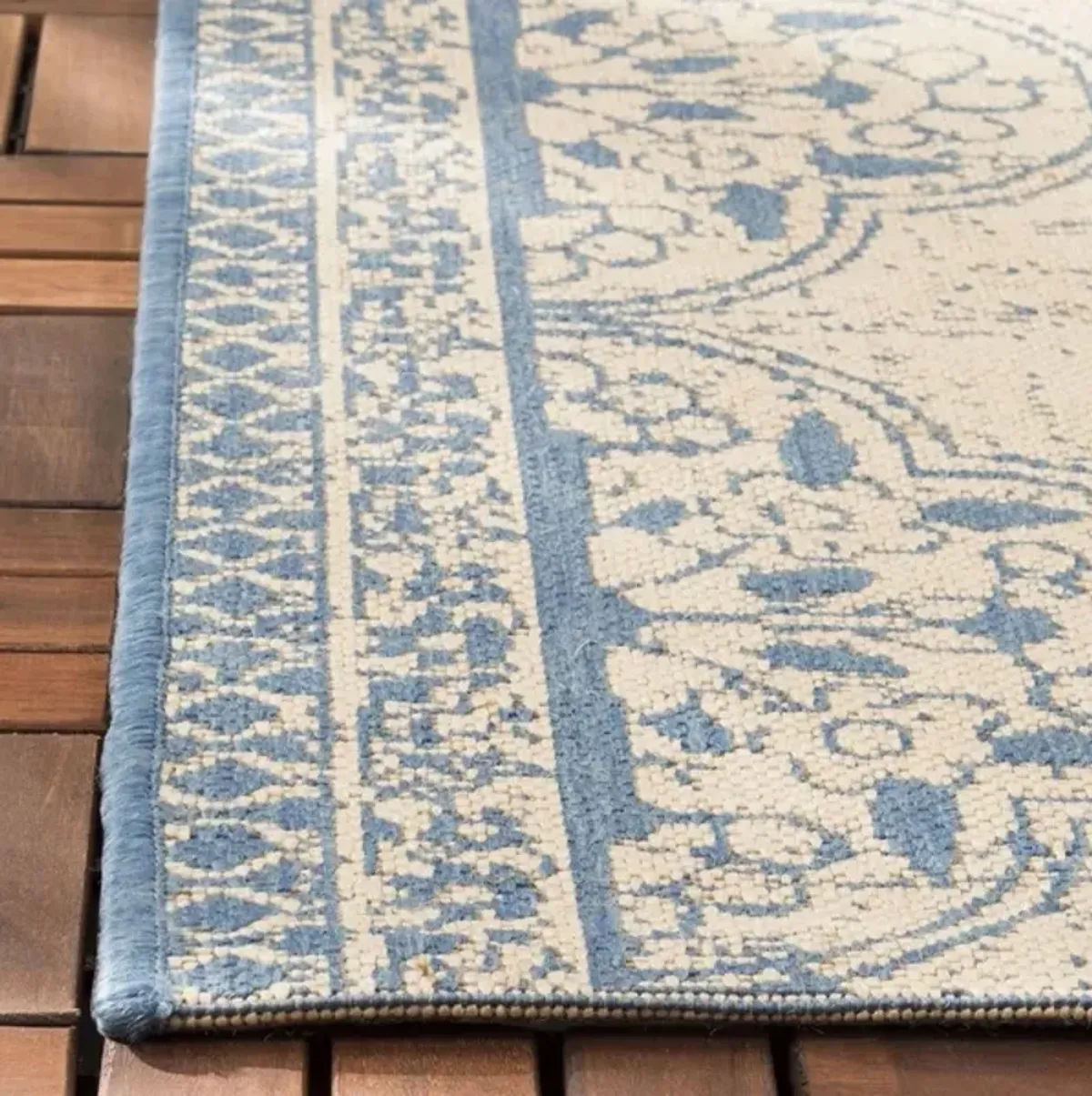 Safavieh BEACH HOUSE Collection BHS174M-3 Blue / Creme 3' X 5'