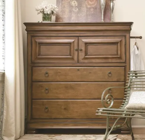 Universal Explore Home New Lou Cognac Dressing Chest