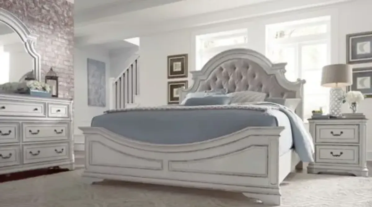 Liberty Furniture Magnolia Manor 4-Piece Antique White/Weathered Bark King Upholstered Bedroom Set