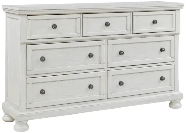 Signature Design by AshleyÂ® Robbinsdale Antique White 7-Drawers Dresser
