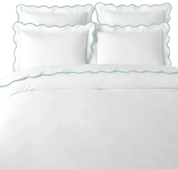 Laura Park Designs Blue/White Cotton Scalloped Full/Queen Duvet Cover