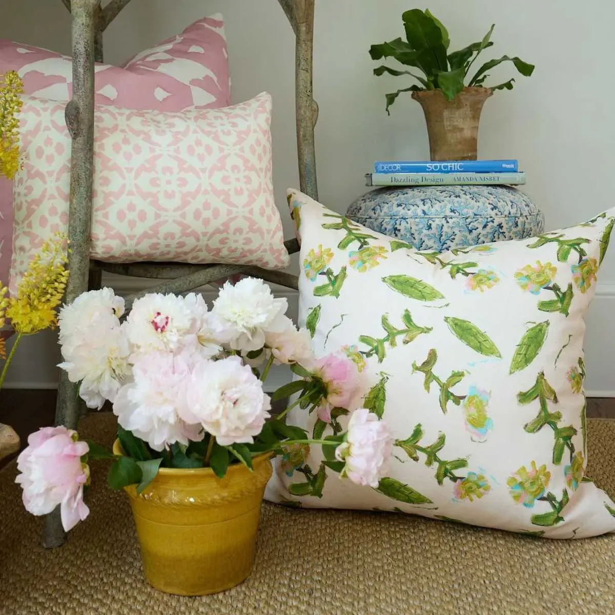 Laura Park Designs English Garden Flor Rosa 22 x 22 Pillow