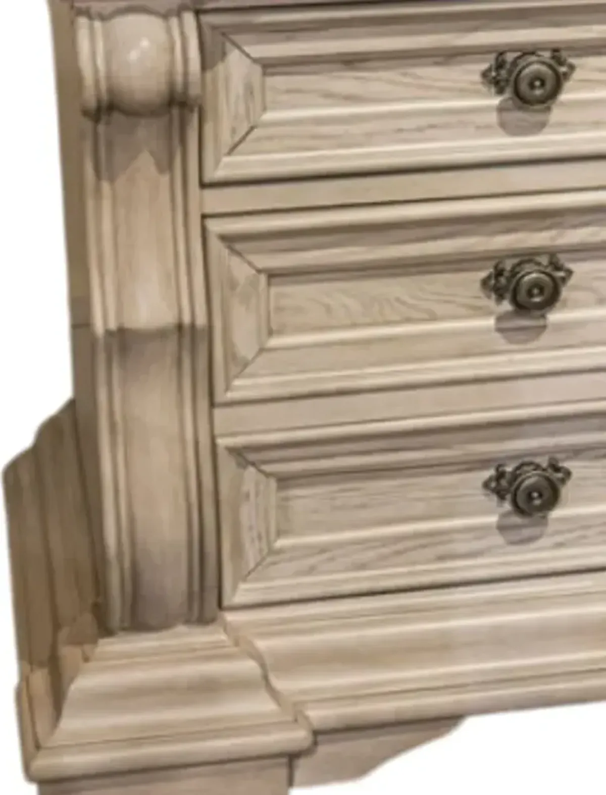 Signature Design by AshleyÂ® Bruchandi Antique White 3-Drawer Nightstand