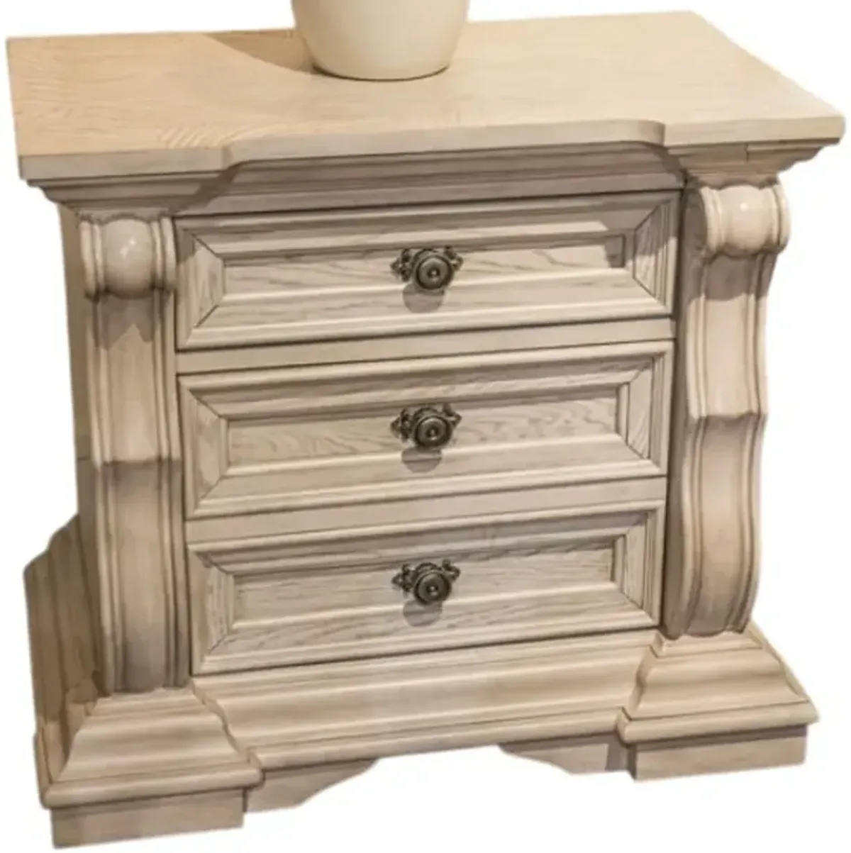 Signature Design by AshleyÂ® Bruchandi Antique White 3-Drawer Nightstand