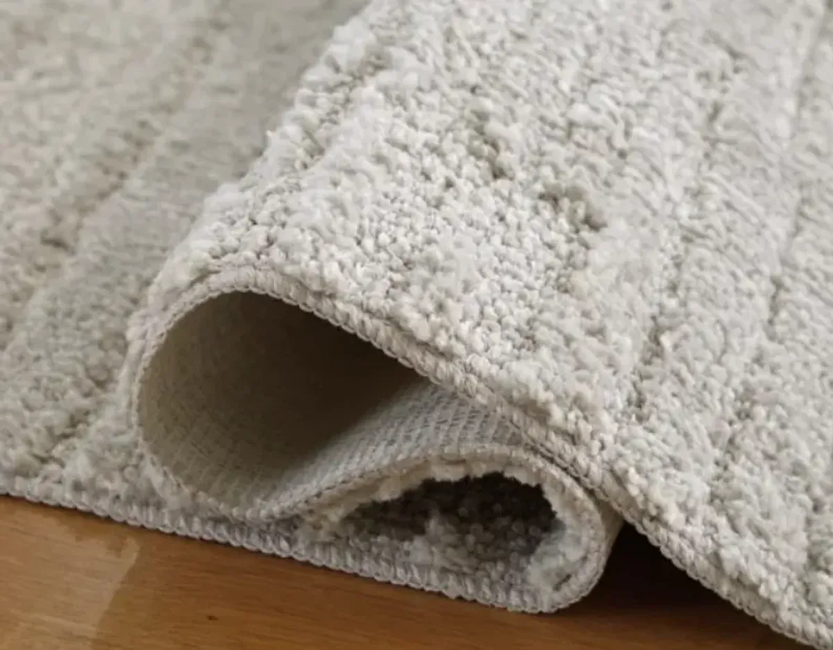 Signature Design by AshleyÂ® Ivygail Fog 5'x7' Medium Area Rug