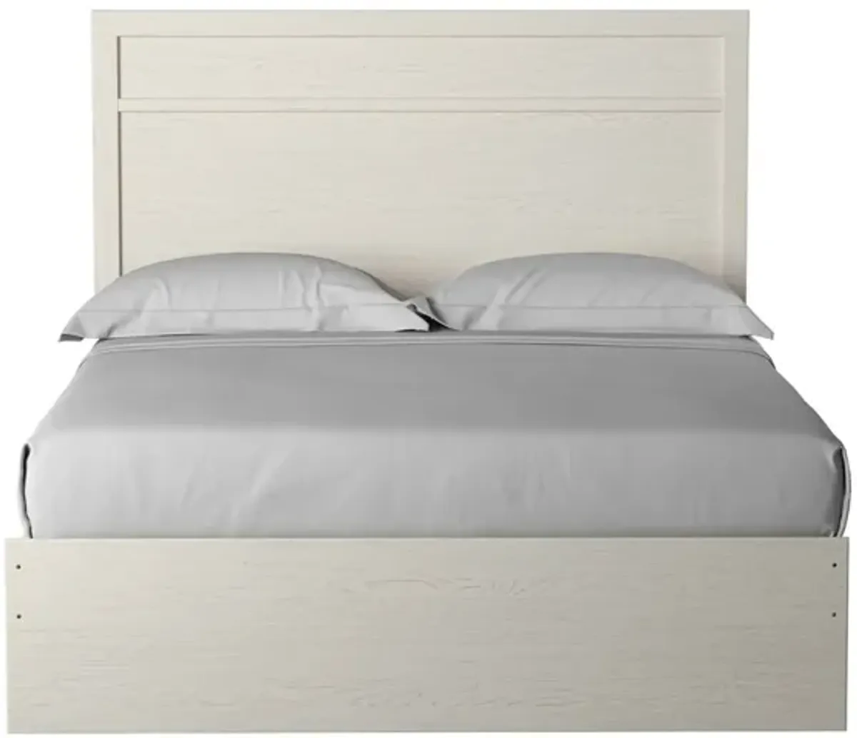 Stelsie Panel Bed, Dresser, Mirror & Nightstand in White, Queen