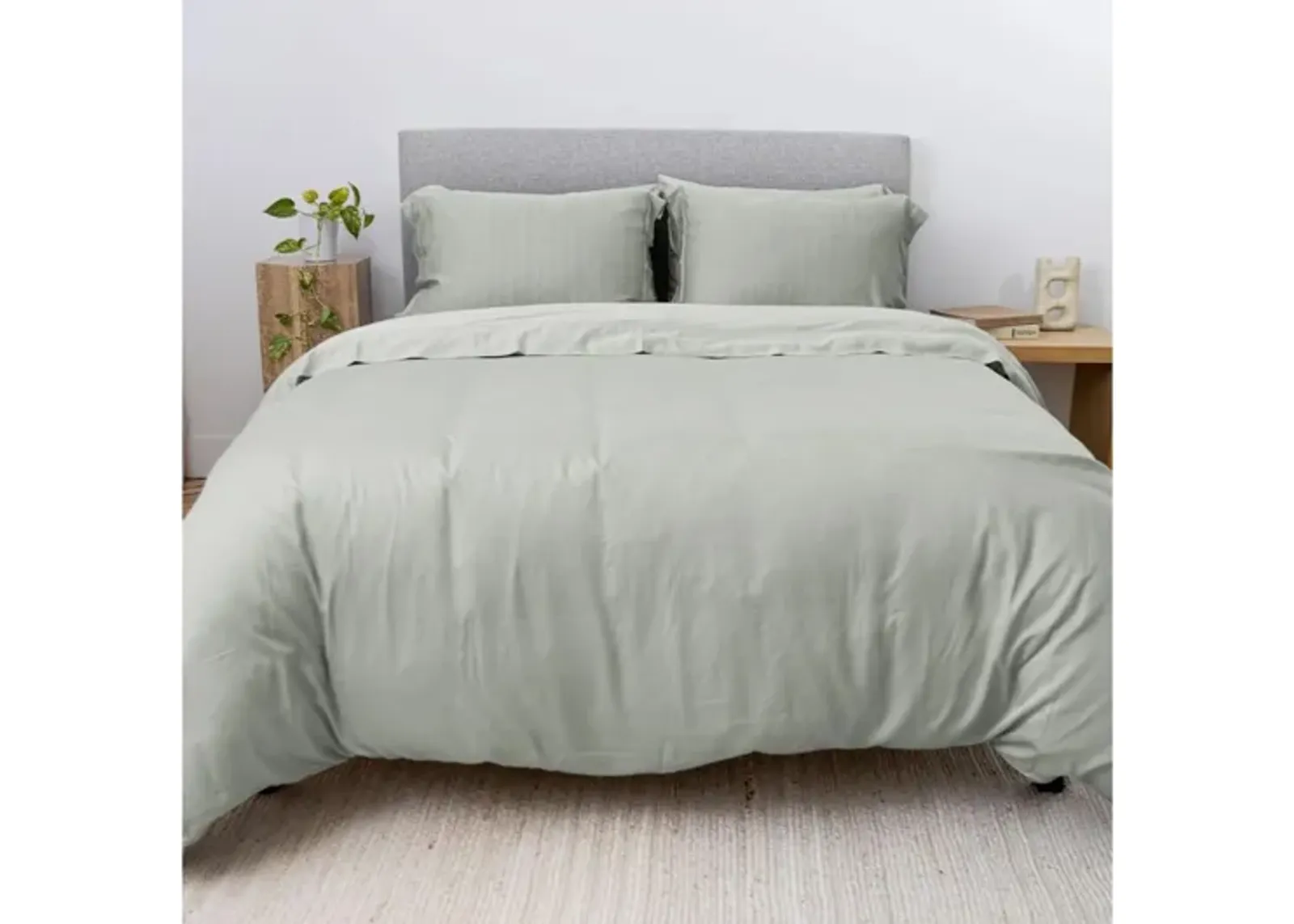 Iced Duvet Coverlet in Mist Green, Queen