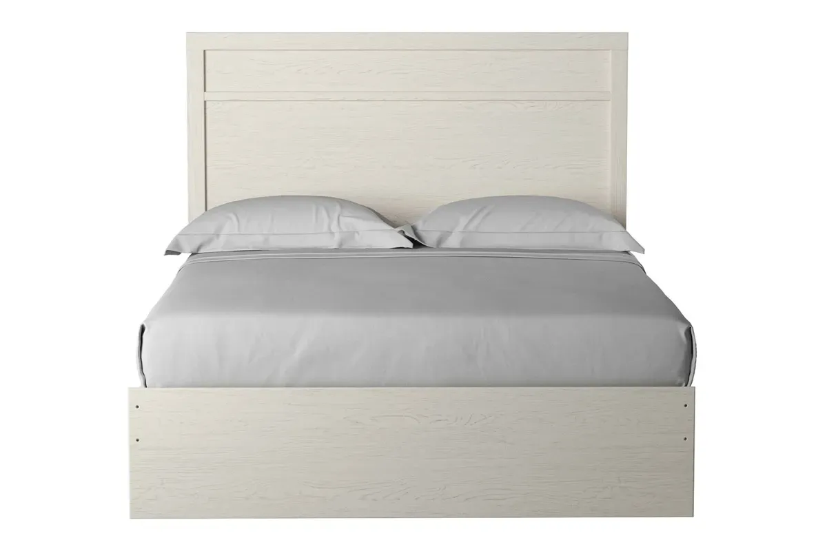 Stelsie Panel Bed in White, Queen