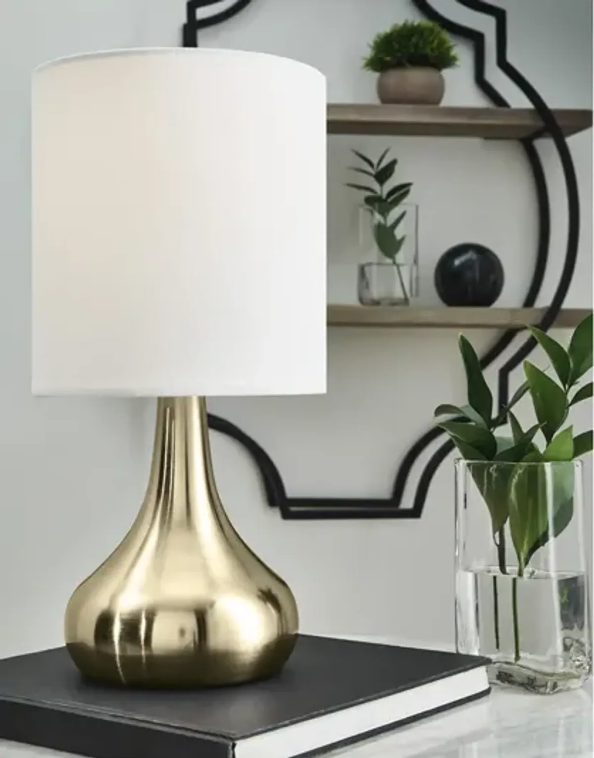 Camdale Table Lamp in Brass