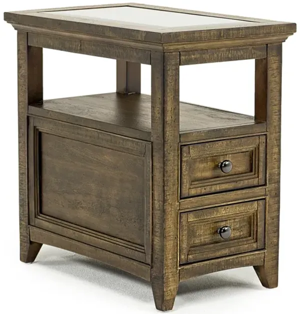 Bay Creek Chairside Table in Nutmeg