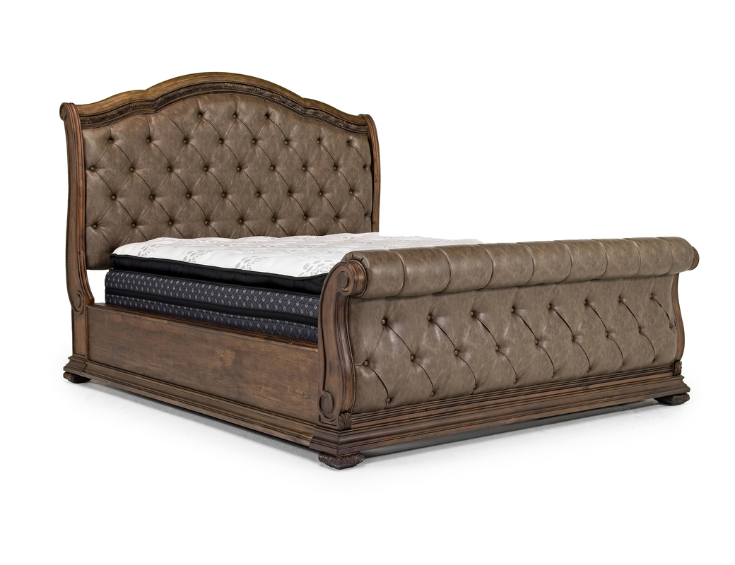 Durango Upholstered Sleigh Bed in Willadeene, Eastern King