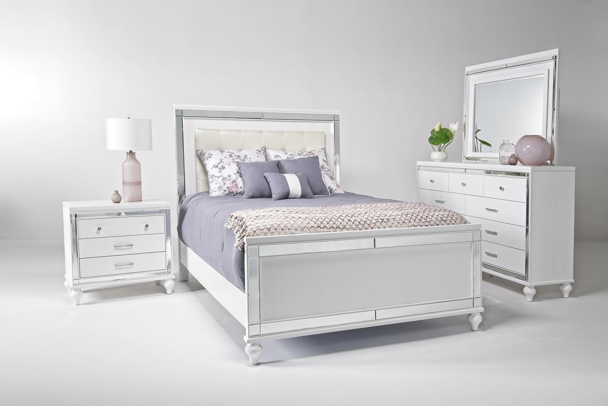 Valentino Panel Bed, Dresser, Mirror & Nightstand in White, Full